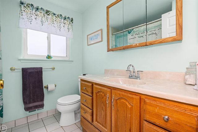 27754 Eastwick Square Road, Roseville, MI 48066
