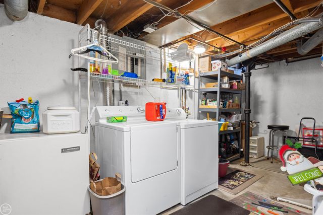27754 Eastwick Square Road, Roseville, MI 48066