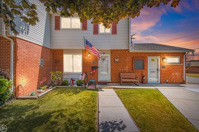 27754 Eastwick Square Road, Roseville, MI 48066