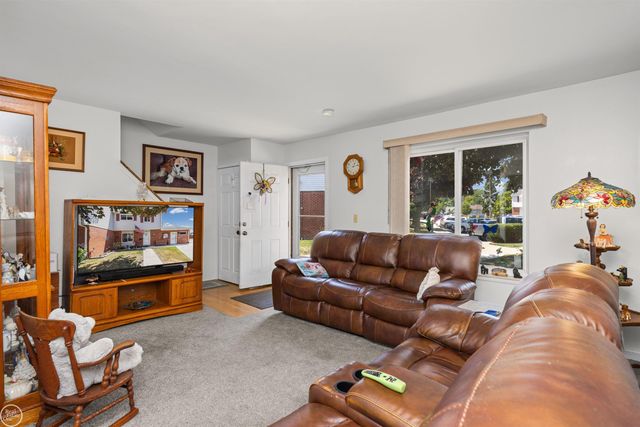 27754 Eastwick Square Road, Roseville, MI 48066
