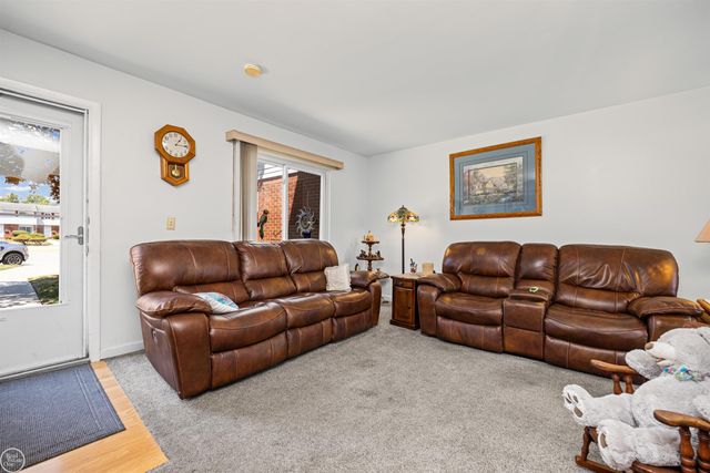 27754 Eastwick Square Road, Roseville, MI 48066