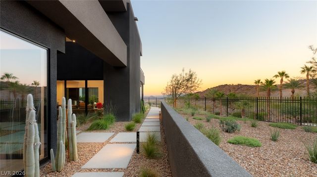 625 Sleeping Dragon Drive, Henderson, NV 89012