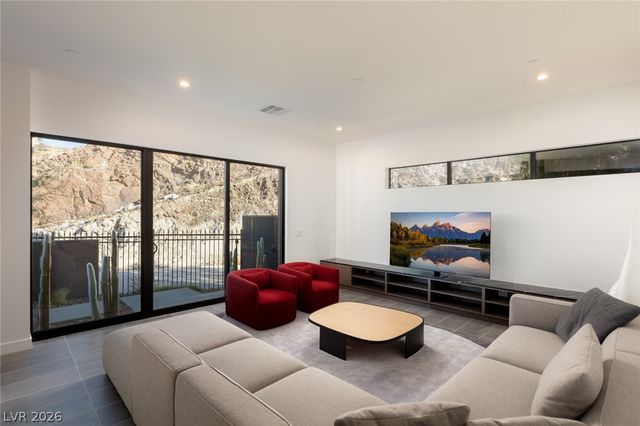 625 Sleeping Dragon Drive, Henderson, NV 89012