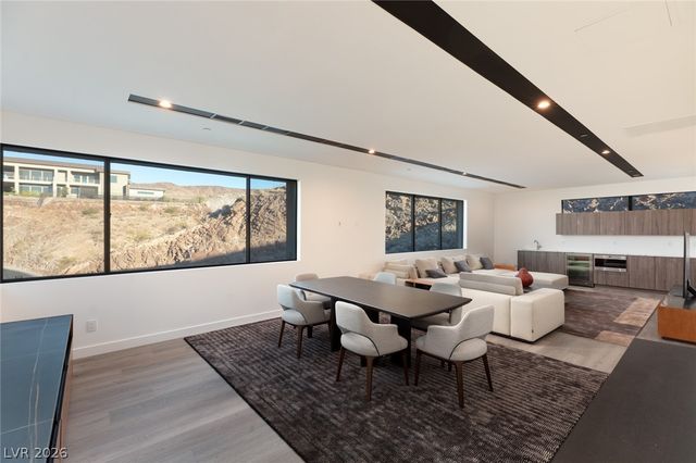 625 Sleeping Dragon Drive, Henderson, NV 89012