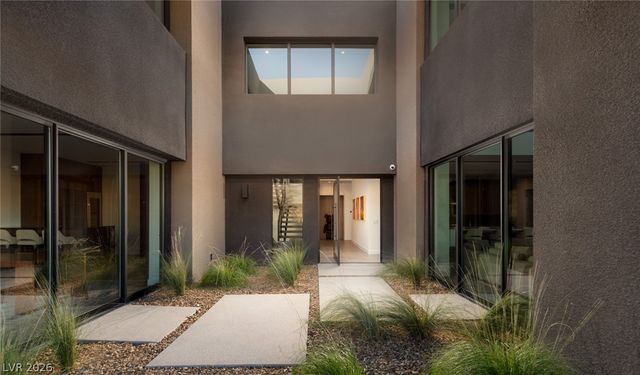 625 Sleeping Dragon Drive, Henderson, NV 89012