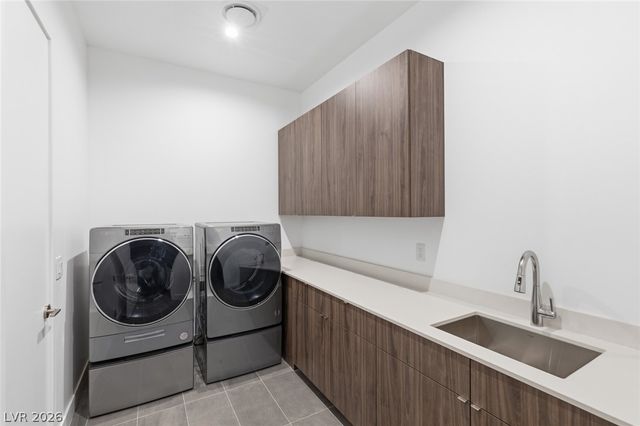 625 Sleeping Dragon Drive, Henderson, NV 89012