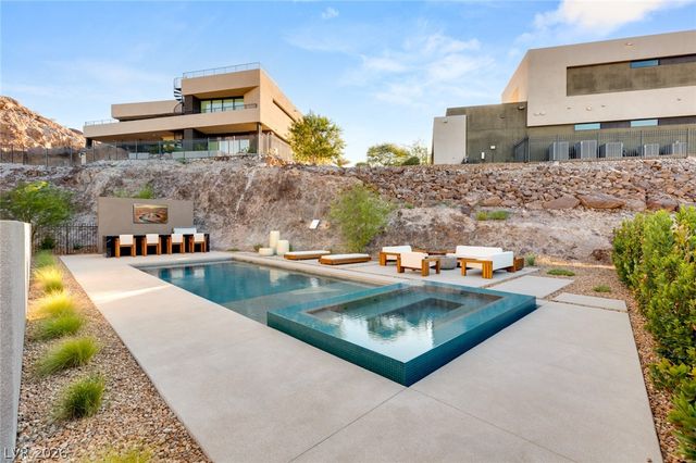 625 Sleeping Dragon Drive, Henderson, NV 89012