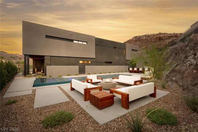 625 Sleeping Dragon Drive, Henderson, NV 89012