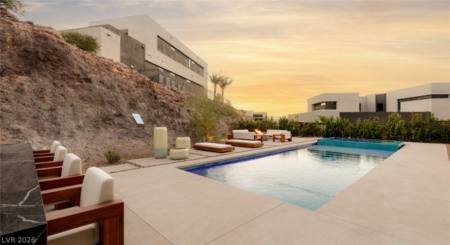 625 Sleeping Dragon Drive, Henderson, NV 89012
