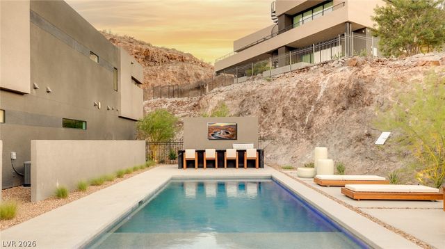 625 Sleeping Dragon Drive, Henderson, NV 89012
