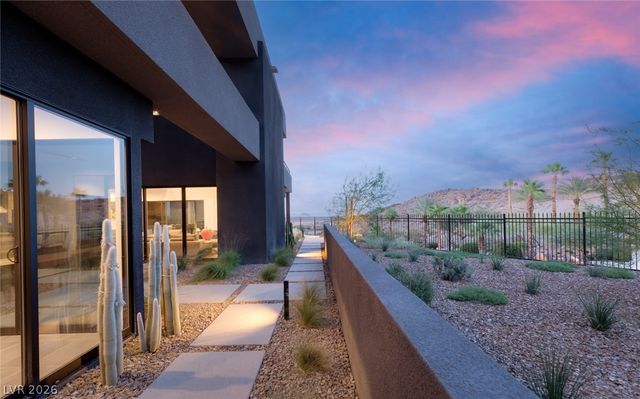 625 Sleeping Dragon Drive, Henderson, NV 89012