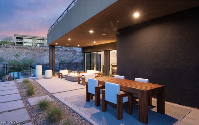 625 Sleeping Dragon Drive, Henderson, NV 89012