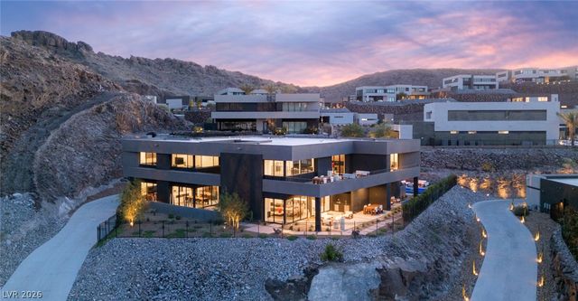 625 Sleeping Dragon Drive, Henderson, NV 89012