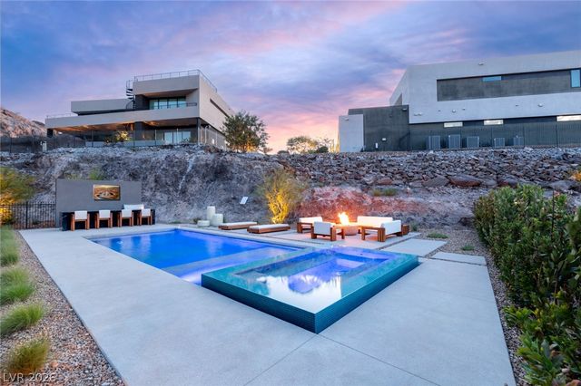 625 Sleeping Dragon Drive, Henderson, NV 89012