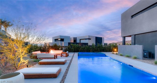 625 Sleeping Dragon Drive, Henderson, NV 89012