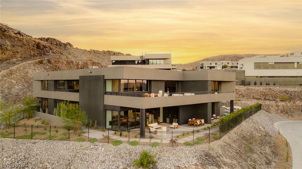 625 Sleeping Dragon Drive, Henderson, NV 89012