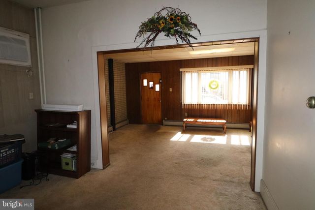 17 CENTER ST, Lansford, PA 18232
