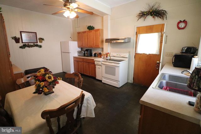 17 CENTER ST, Lansford, PA 18232