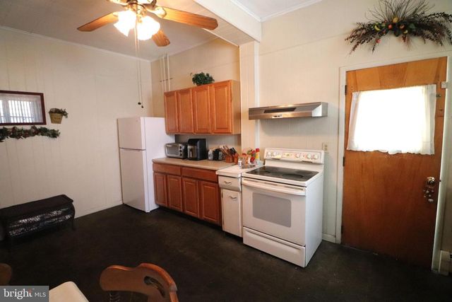 17 CENTER ST, Lansford, PA 18232