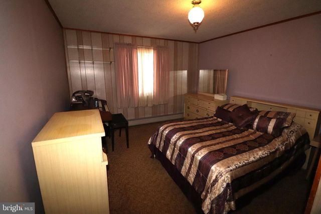 17 CENTER ST, Lansford, PA 18232