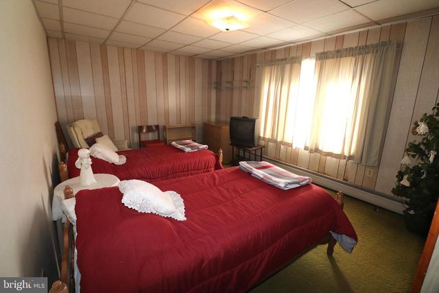 17 CENTER ST, Lansford, PA 18232