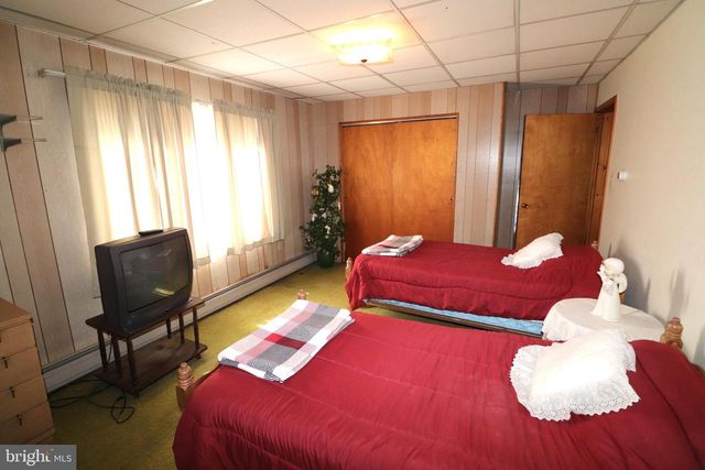 17 CENTER ST, Lansford, PA 18232