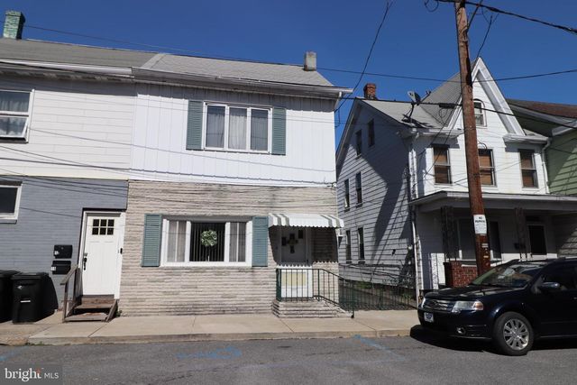 17 CENTER ST, Lansford, PA 18232