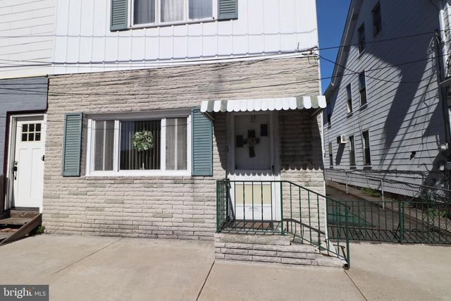 17 CENTER ST, Lansford, PA 18232