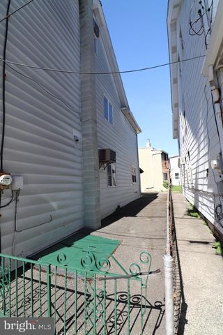 17 CENTER ST, Lansford, PA 18232