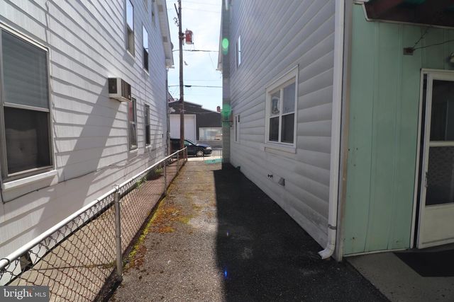 17 CENTER ST, Lansford, PA 18232