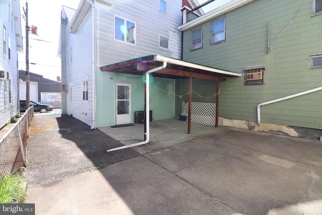 17 CENTER ST, Lansford, PA 18232