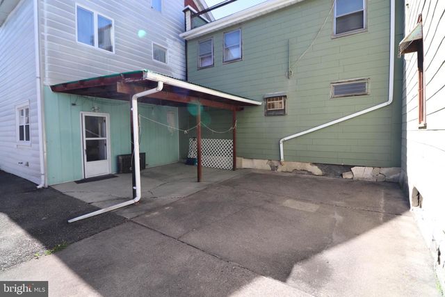 17 CENTER ST, Lansford, PA 18232