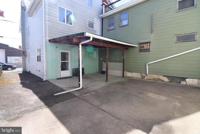 17 CENTER ST, Lansford, PA 18232
