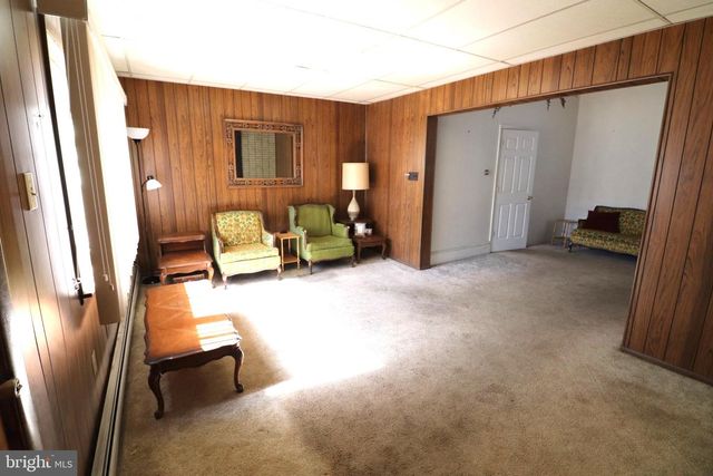 17 CENTER ST, Lansford, PA 18232