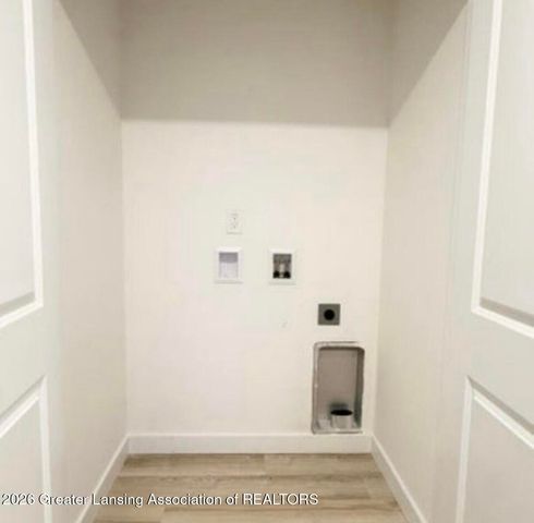 2817 W Willow Street, Lansing, MI 48917