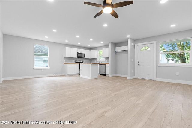 2817 W Willow Street, Lansing, MI 48917