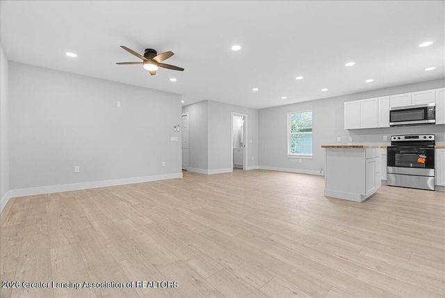 2817 W Willow Street, Lansing, MI 48917