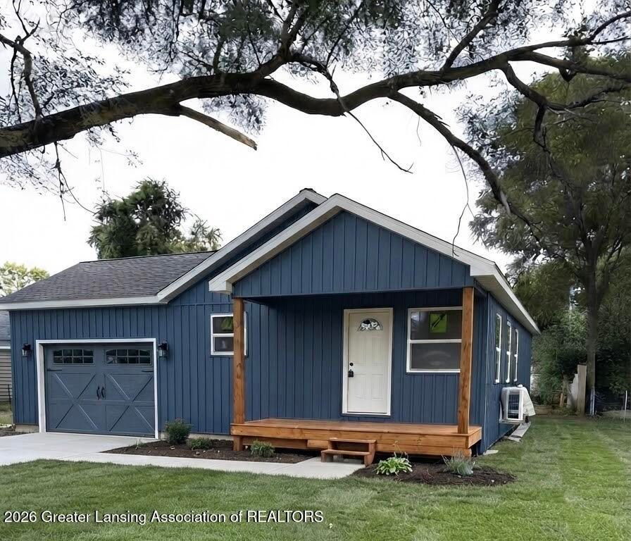 2817 W Willow Street, Lansing, MI 48917