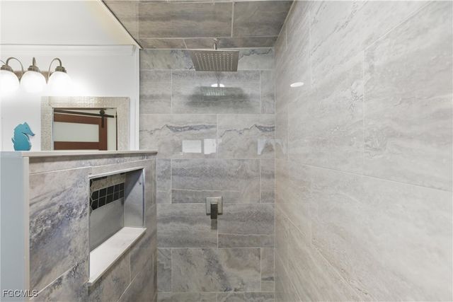 5517 Sir Walter WAY, North Fort Myers, FL 33917