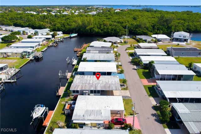 5517 Sir Walter WAY, North Fort Myers, FL 33917