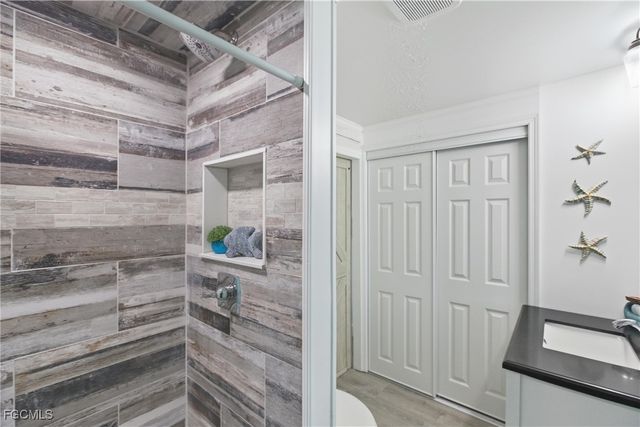 5517 Sir Walter WAY, North Fort Myers, FL 33917