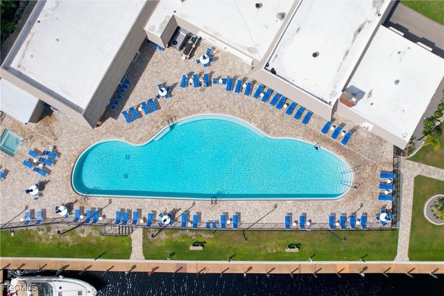 5517 Sir Walter WAY, North Fort Myers, FL 33917