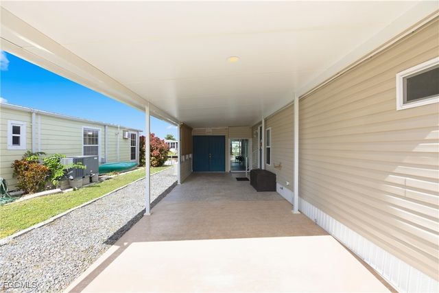 5517 Sir Walter WAY, North Fort Myers, FL 33917