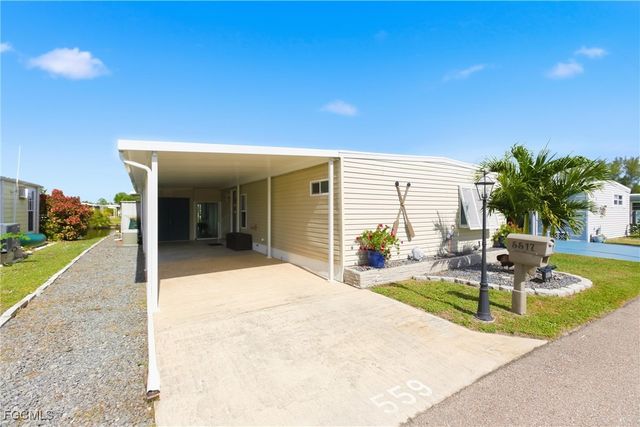 5517 Sir Walter WAY, North Fort Myers, FL 33917