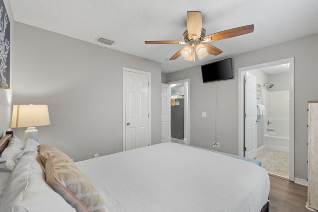 8436 Gulf Boulevard UNIT 214, Navarre, FL 32566