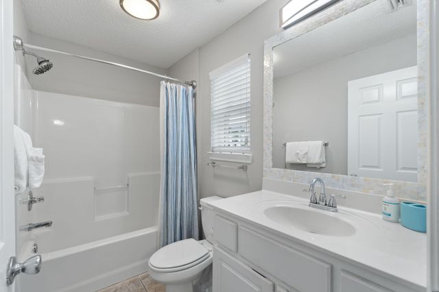 8436 Gulf Boulevard UNIT 214, Navarre, FL 32566