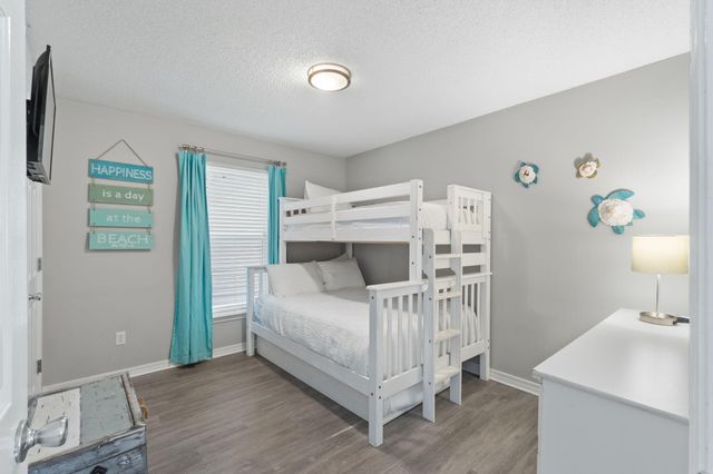 8436 Gulf Boulevard UNIT 214, Navarre, FL 32566