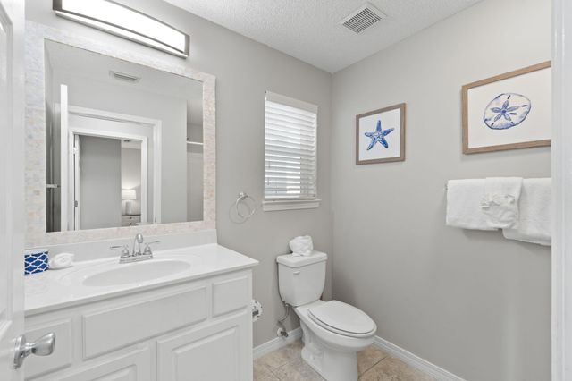 8436 Gulf Boulevard UNIT 214, Navarre, FL 32566