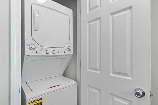 8436 Gulf Boulevard UNIT 214, Navarre, FL 32566