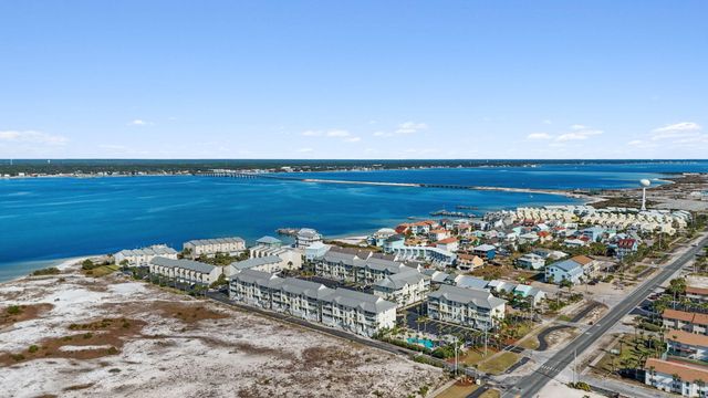 8436 Gulf Boulevard UNIT 214, Navarre, FL 32566